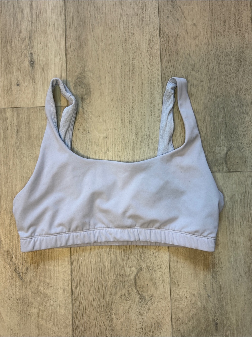Vuori Women’s Bundle Size Large - Picture 5 of 9